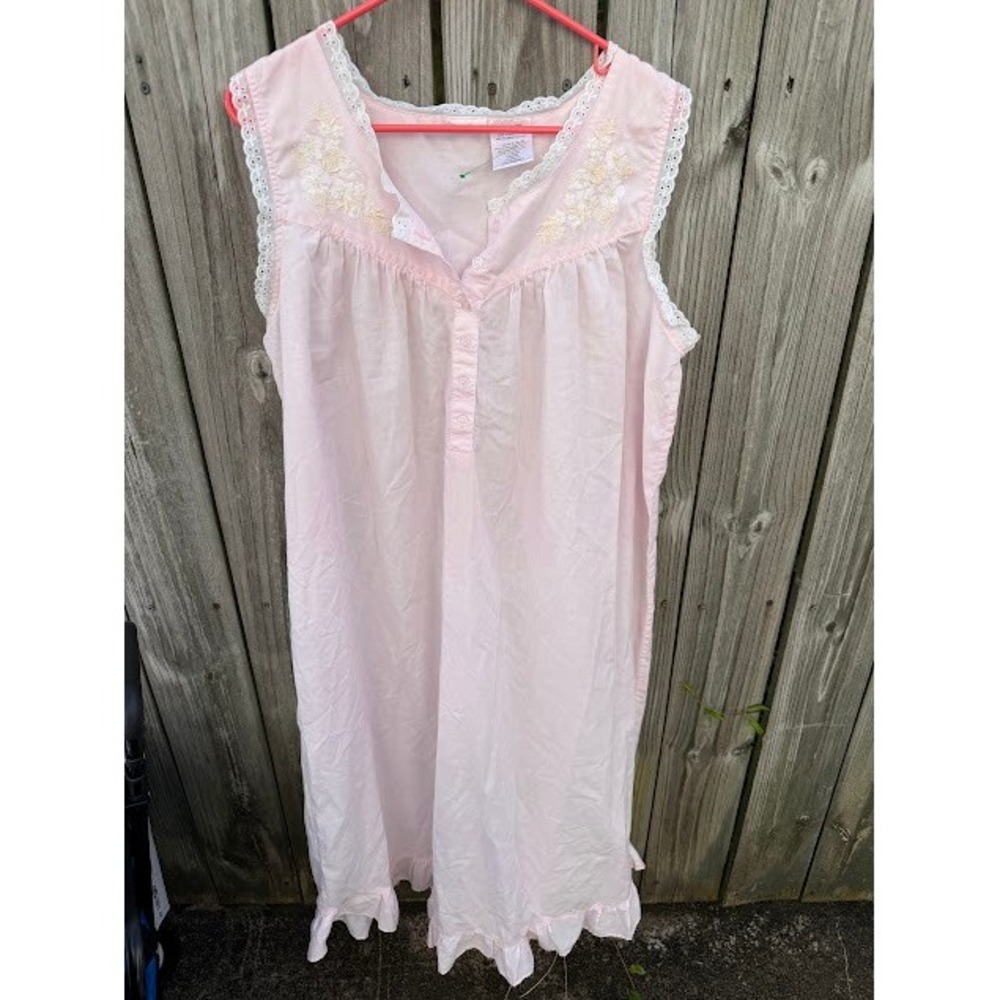 Cottagecore Coquette Pink Nightgown Size L Eyelet Lace Floral Embroidered Sleep